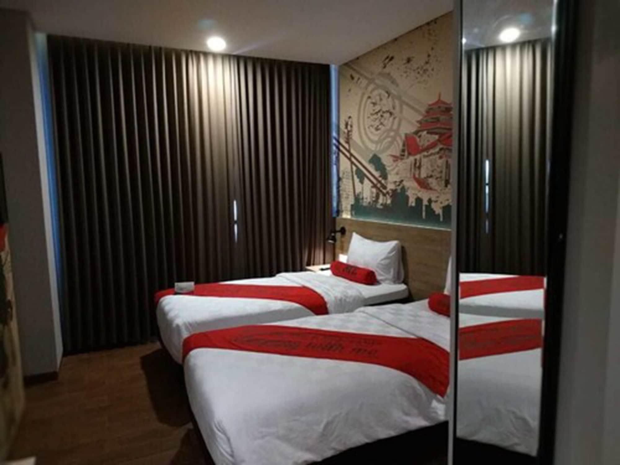 Hotel Fortunagrande Jembel Extérieur photo