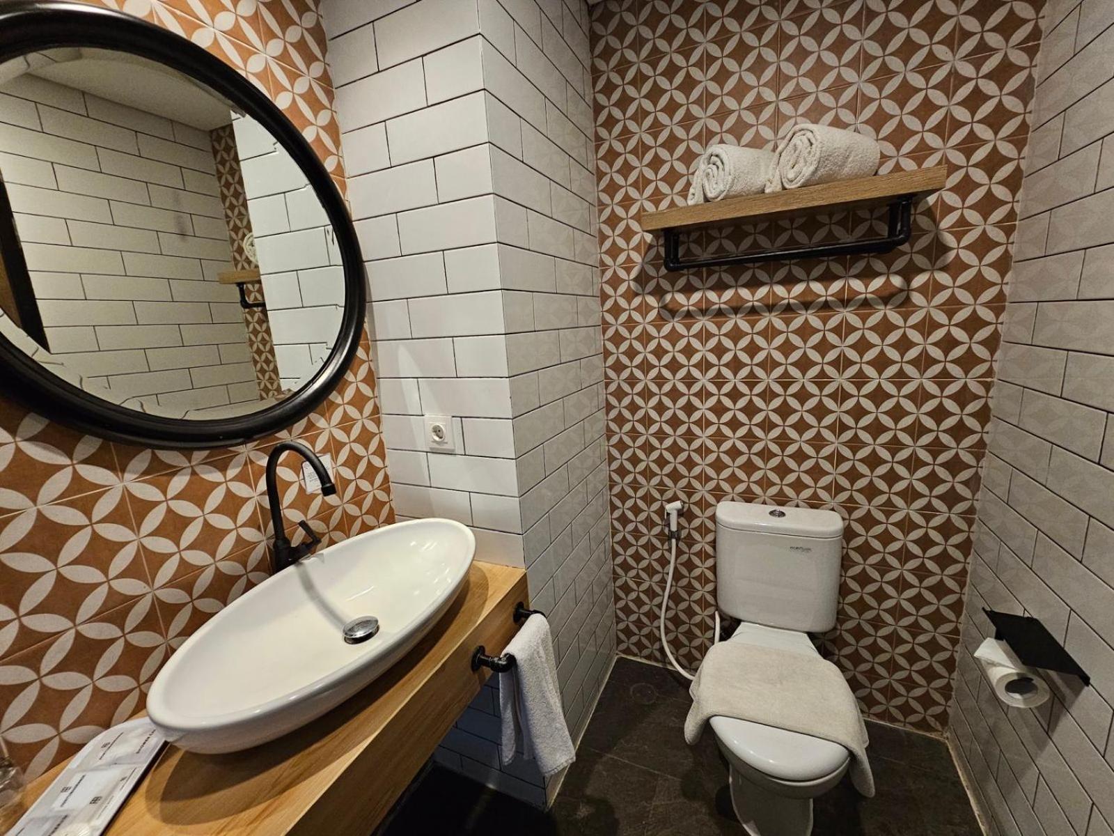 Hotel Fortunagrande Jembel Extérieur photo