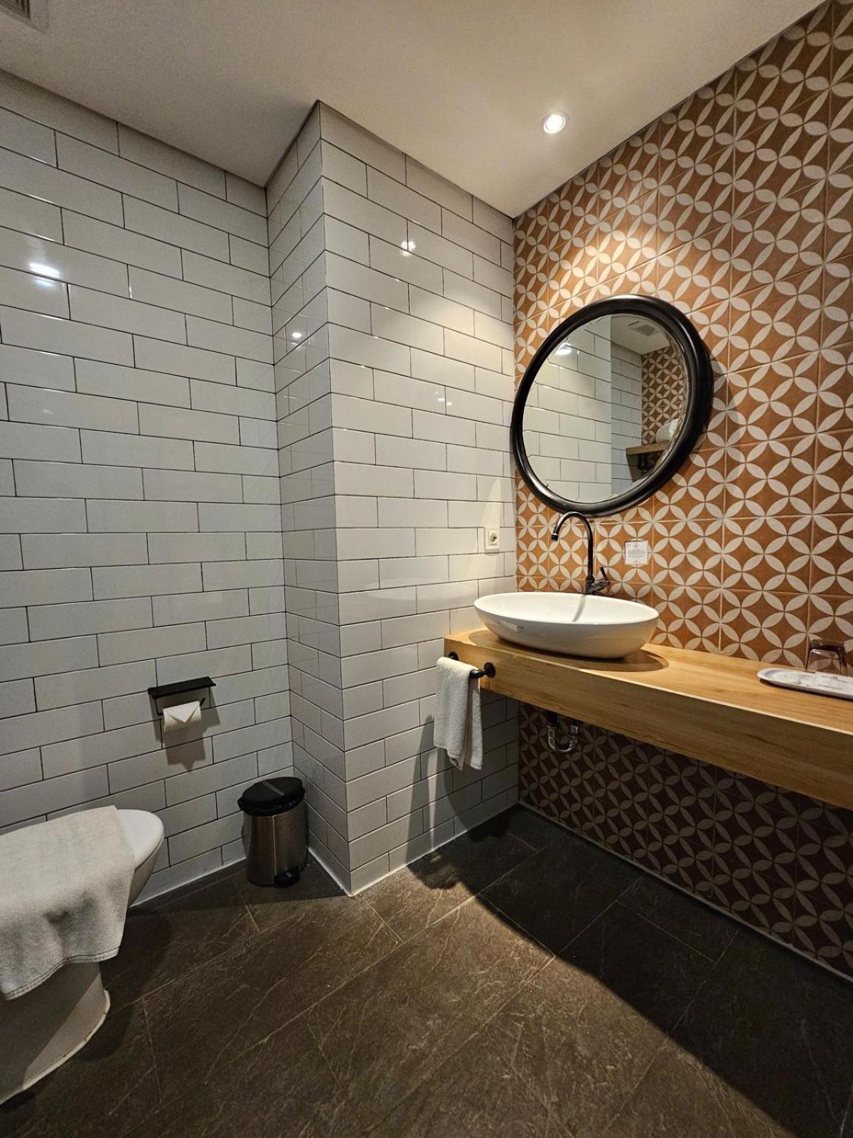Hotel Fortunagrande Jembel Extérieur photo