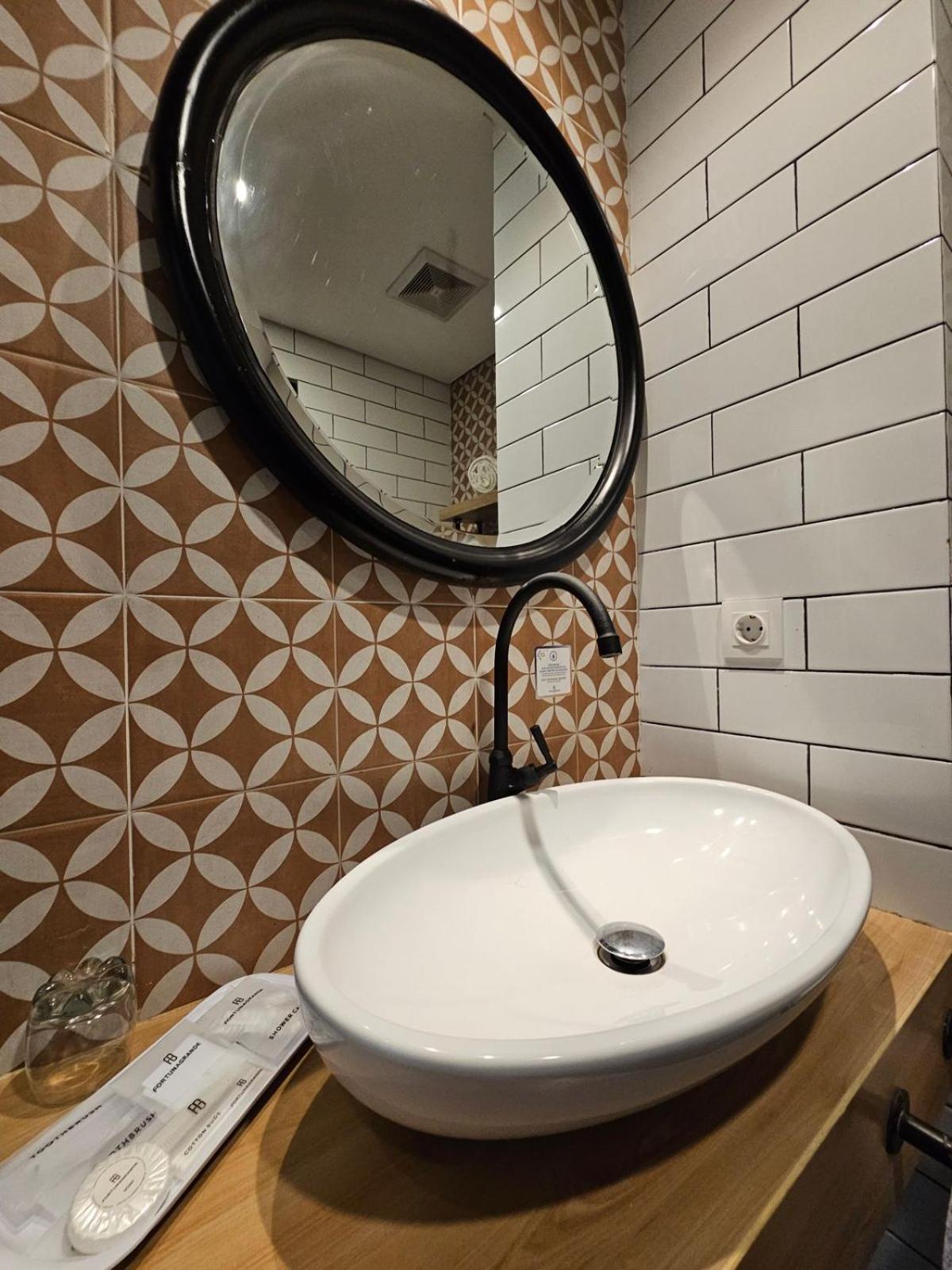 Hotel Fortunagrande Jembel Extérieur photo